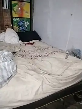 Snapshot of Cristal_queen_ chatting on 6, 4, 2026 Cristal queen online show from 6, 4, 2026