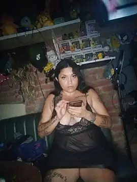 Snapshot of Cristal_queen_ chatting on 6, 4, 2026 Cristal queen online show from 6, 4, 2026