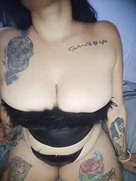 Snapshot of Cristal_queen_ chatting on 10, 4, 2026 Cristal queen online show from 10, 4, 2026