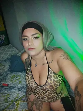 Snapshot of Cristal_queen_ chatting on 13, 4, 2026 Cristal queen online show from 13, 4, 2026