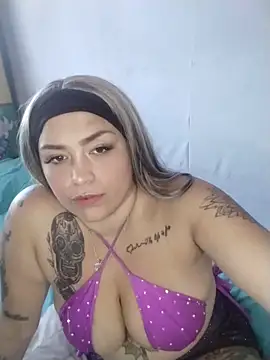 Snapshot of Cristal_queen_ chatting on 16, 4, 2026 Cristal queen online show from 16, 4, 2026