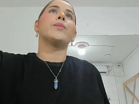 Nikol Lopez  online show from 28, 2, 2026