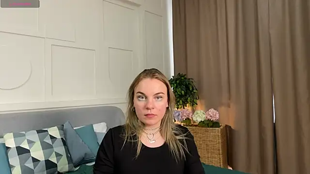 Snapshot of Glow_Margo chatting on 2, 3, 2026 Glow Margo online show from 2, 3, 2026