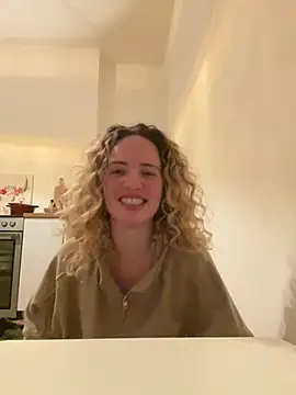 curlyirishgirl online show from 1, 3, 2026