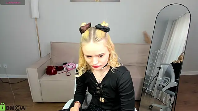 Snapshot of Tessa_Ashe chatting on 13, 4, 2026 Tessa Ashe online show from 13, 4, 2026