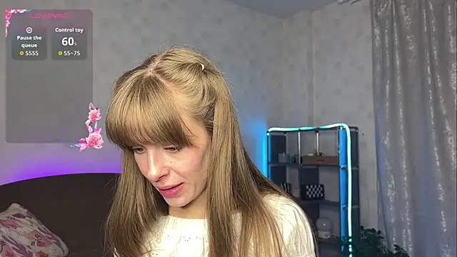 Snapshot of RosaMoore chatting on 5, 4, 2026 RosaMoore online show from 5, 4, 2026