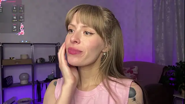 Snapshot of RosaMoore chatting on 18, 4, 2026 RosaMoore online show from 18, 4, 2026