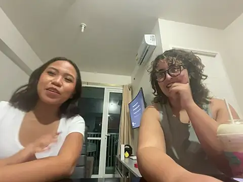 Snapshot of yassiestar chatting on 6, 3, 2026 yassiestar online show from 6, 3, 2026