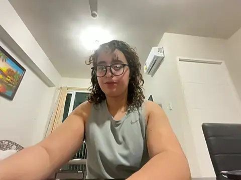 Snapshot of yassiestar chatting on 8, 3, 2026 yassiestar online show from 8, 3, 2026