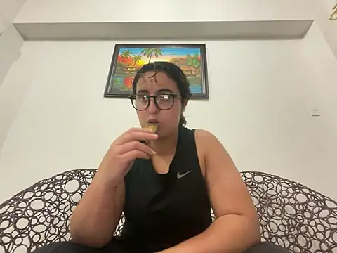 Snapshot of yassiestar chatting on 22, 4, 2026 yassiestar online show from 22, 4, 2026