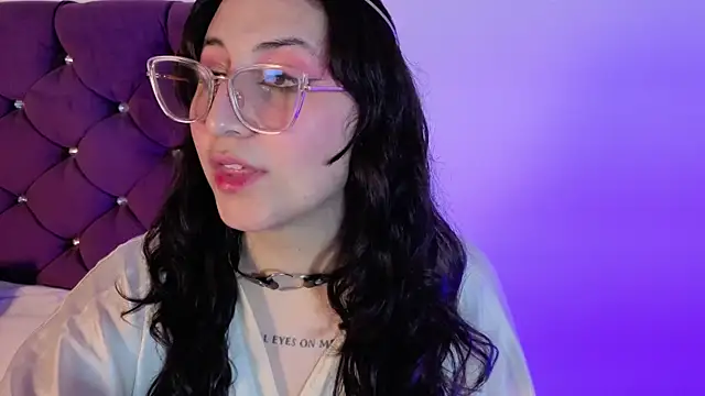 Snapshot of Maddie-LesYoux chatting on 29, 5, 2026 Maddie-LesYoux online show from 29, 5, 2026