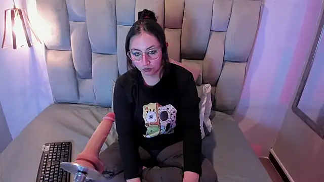 Snapshot of Maddie-LesYoux chatting on 30, 5, 2026 Maddie-LesYoux online show from 30, 5, 2026