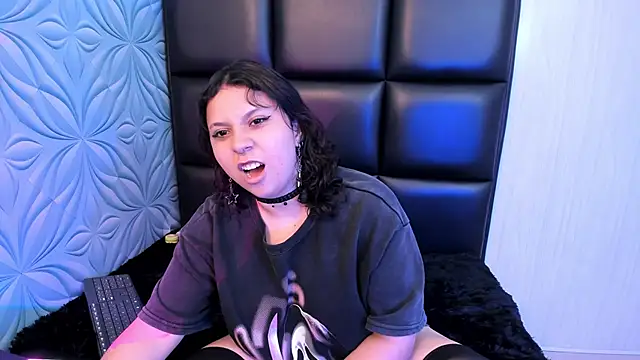 Snapshot of dannixxxluv chatting on 4, 3, 2026 dannixxxluv online show from 4, 3, 2026