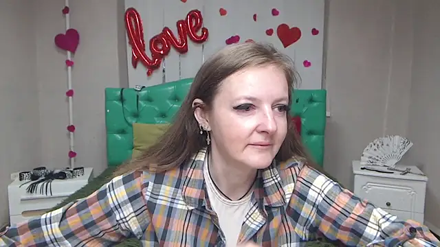 Snapshot of MeganPirs chatting on 8, 5, 2026 MeganPirs online show from 8, 5, 2026