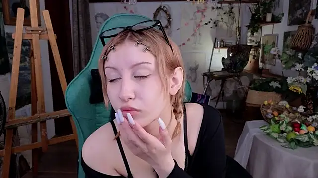 Snapshot of EffieMeowley chatting on 27, 3, 2026 EffieMeowley online show from 27, 3, 2026