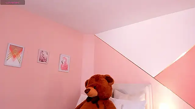 Snapshot of raquel_mooon chatting on 19, 3, 2026 raquel mooon online show from 19, 3, 2026