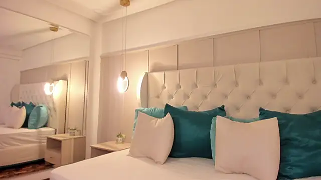 Snapshot of raquel_mooon chatting on 27, 3, 2026 raquel mooon online show from 27, 3, 2026