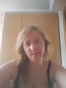 Snapshot of ChristinaYork chatting on 22, 4, 2026 ChristinaYork online show from 22, 4, 2026