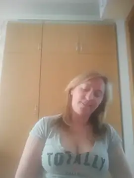 Snapshot of ChristinaYork chatting on 4, 5, 2026 ChristinaYork online show from 4, 5, 2026