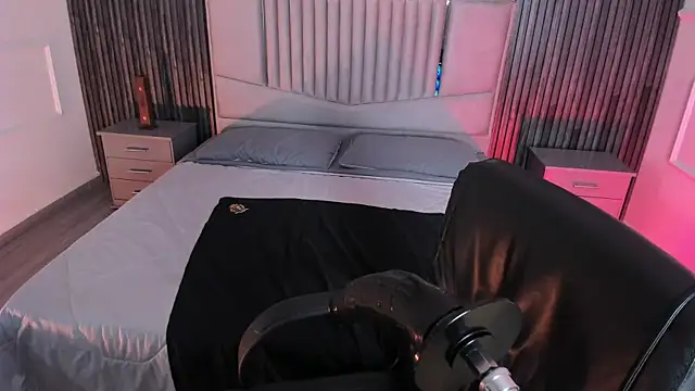 Emberrvelvet online show from 21, 3, 2026