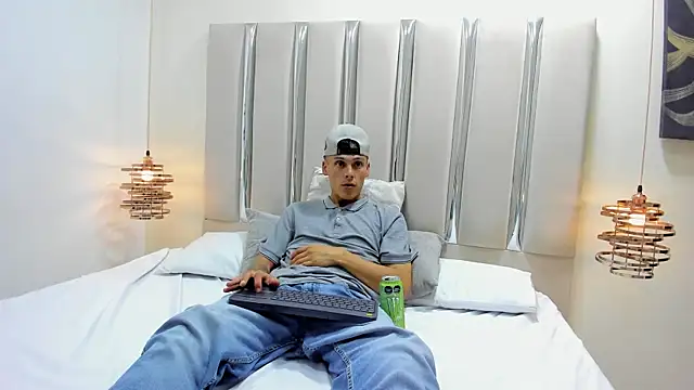 Snapshot of Ethan_Wolfe chatting on 27, 2, 2026 Ethan Wolfe online show from 27, 2, 2026