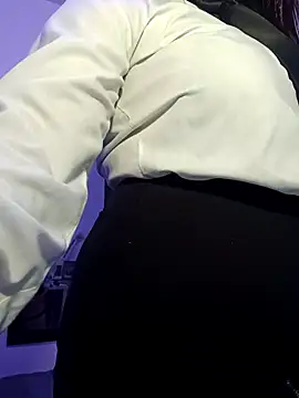 Snapshot of tokio-co chatting on 8, 4, 2026 tokio-co online show from 8, 4, 2026