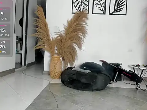 Snapshot of yerliss_petitee chatting on 13, 3, 2026 yerliss petitee online show from 13, 3, 2026