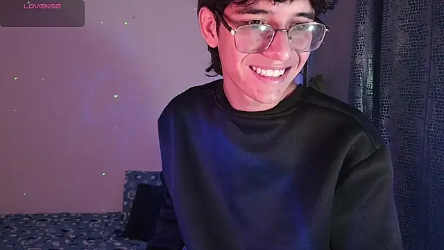 Snapshot of noah_millerx chatting on 2, 3, 2026 noah millerx online show from 2, 3, 2026