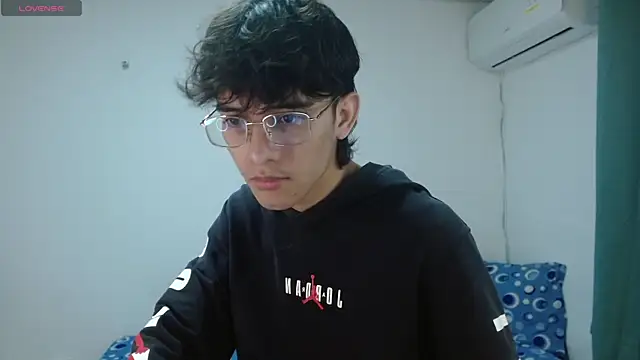 Snapshot of noah_millerx chatting on 2, 5, 2026 noah millerx online show from 2, 5, 2026