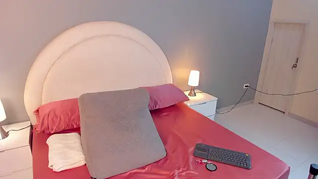 Snapshot of zoepinkett chatting on 18, 3, 2026 zoepinkett online show from 18, 3, 2026