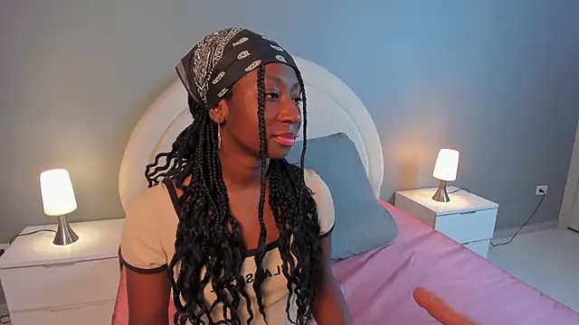 Snapshot of zoepinkett chatting on 2, 4, 2026 zoepinkett online show from 2, 4, 2026