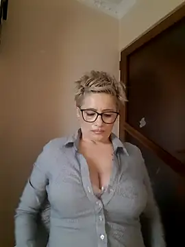 LunaBlaise online show from 28, 3, 2026