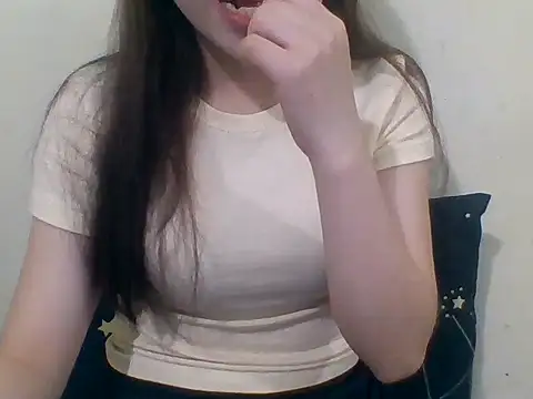 Snapshot of kiraa-007 chatting on 6, 4, 2026 kiraa-007 online show from 6, 4, 2026