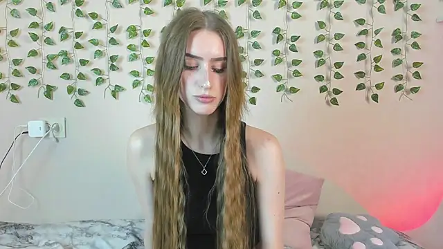 Snapshot of EllieRough chatting on 15, 6, 2026 EllieRough online show from 15, 6, 2026