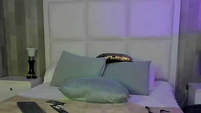 Snapshot of CaliferAndAurora chatting on 11, 3, 2026 CaliferAndAurora online show from 11, 3, 2026