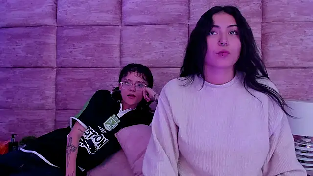 Snapshot of CaliferAndAurora chatting on 21, 4, 2026 CaliferAndAurora online show from 21, 4, 2026