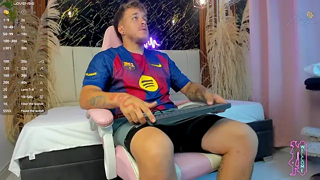 Snapshot of keane_lee_ chatting on 4, 4, 2026 keane lee online show from 4, 4, 2026