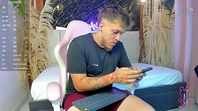 Snapshot of keane_lee_ chatting on 9, 4, 2026 keane lee online show from 9, 4, 2026