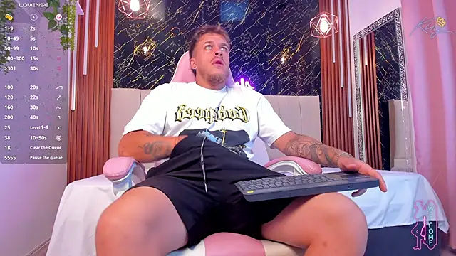 Snapshot of keane_lee_ chatting on 13, 4, 2026 keane lee online show from 13, 4, 2026