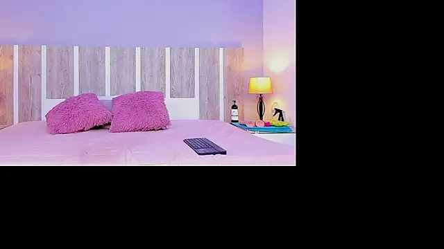 Snapshot of EmilySearss chatting on 4, 4, 2026 EmilySearss online show from 4, 4, 2026