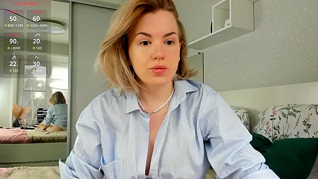 crowned goddess online show from 3, 4, 2026