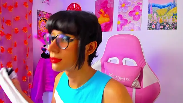 Madeline 21 online show from 17, 4, 2026