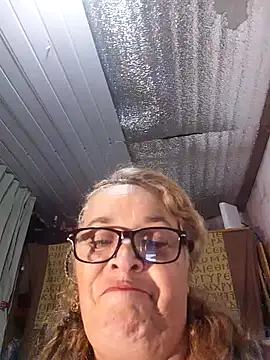 momismilf544 online show from 27, 4, 2026