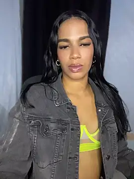 Snapshot of FlorSalvaje_ chatting on 7, 5, 2026 FlorSalvaje online show from 7, 5, 2026