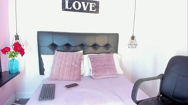 Snapshot of KatallelaMurillo chatting on 25, 4, 2026 KatallelaMurillo online show from 25, 4, 2026