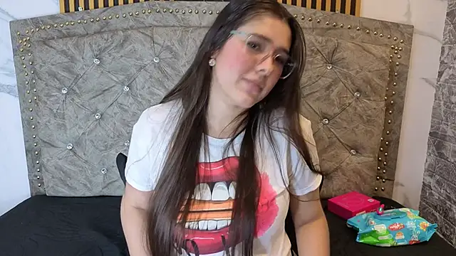 Snapshot of ElisVega chatting on 11, 3, 2026 ElisVega online show from 11, 3, 2026