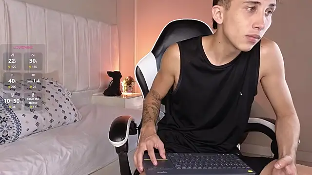 Snapshot of Rome_cortes chatting on 8, 4, 2026 Rome cortes online show from 8, 4, 2026