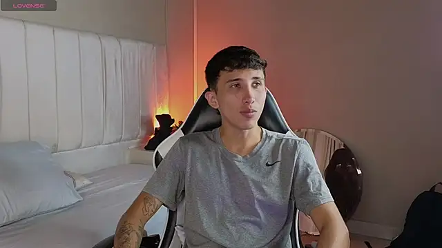 Snapshot of Rome_cortes chatting on 15, 4, 2026 Rome cortes online show from 15, 4, 2026