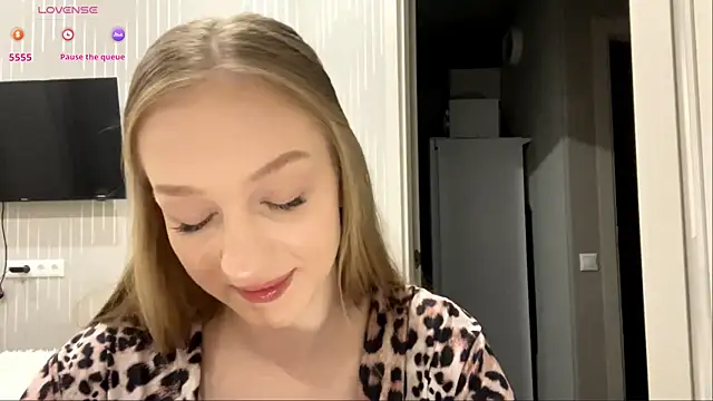 Anika Socutehe online show from 24, 5, 2026