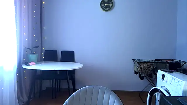 Snapshot of imvika chatting on 18, 6, 2026 imvika online show from 18, 6, 2026